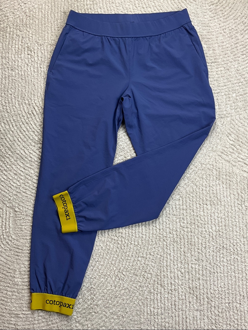 cotopaxi ara joggers size Medium